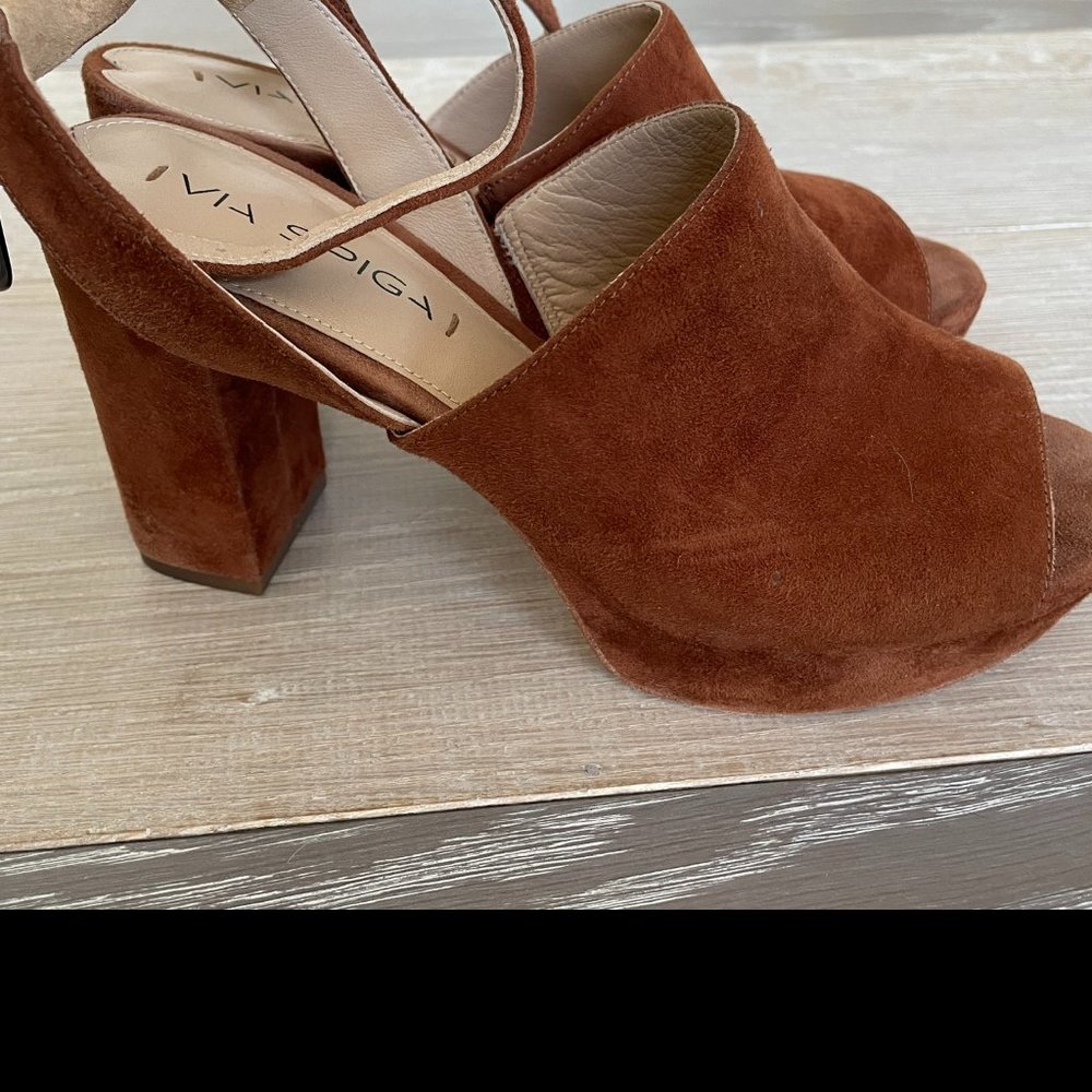 Via Spiga Suede Platform sandals size 6